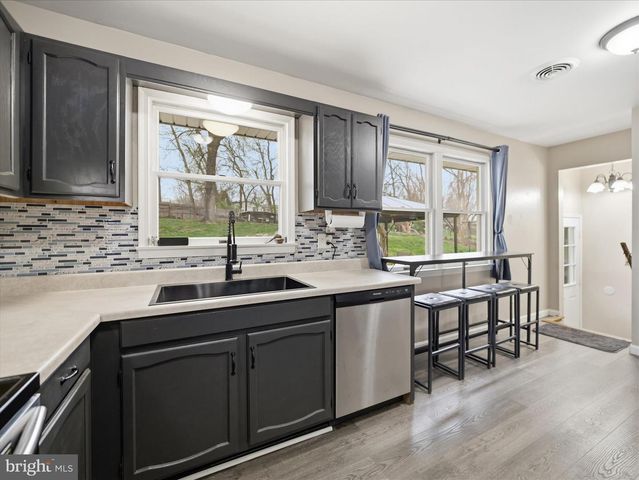 917 WOODLAND PARKWAY, Waynesboro, PA 17268