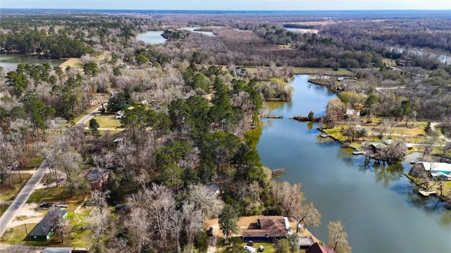 232 Hideaway Lane, Goodrich, TX 77335