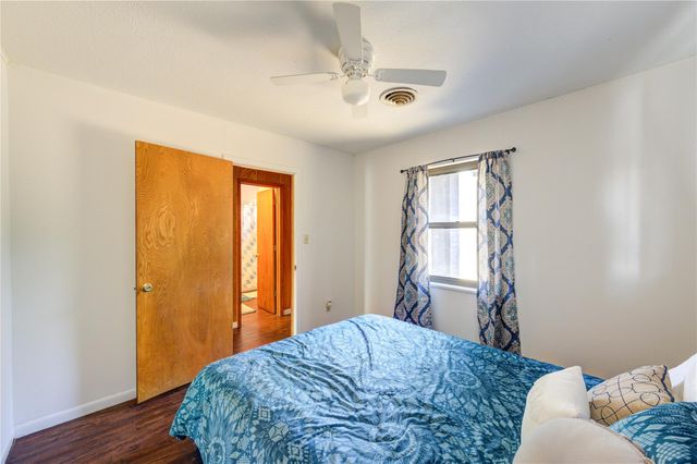 232 Hideaway Lane, Goodrich, TX 77335