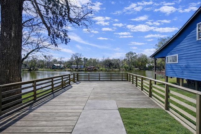 232 Hideaway Lane, Goodrich, TX 77335