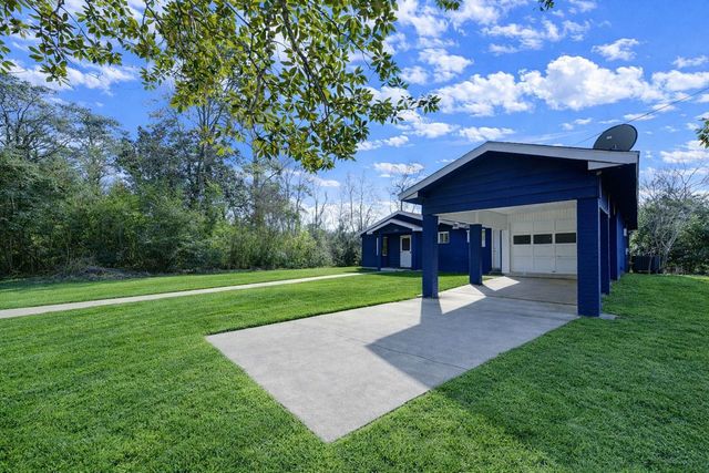 232 Hideaway Lane, Goodrich, TX 77335