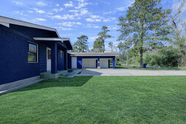 232 Hideaway Lane, Goodrich, TX 77335