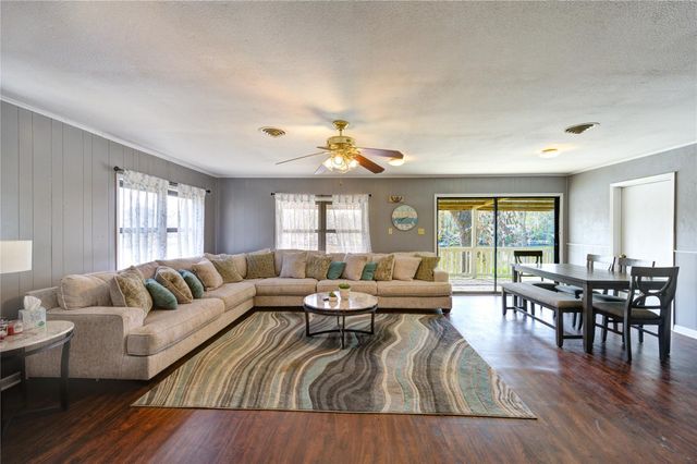 232 Hideaway Lane, Goodrich, TX 77335