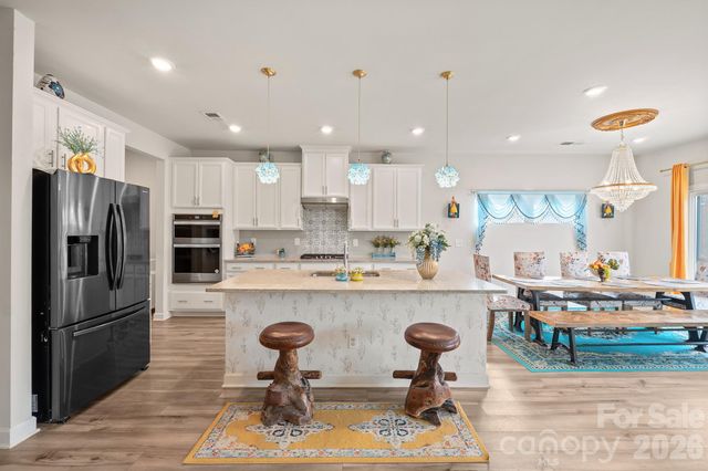 13022 KENWORTH Road, Charlotte, NC 28278