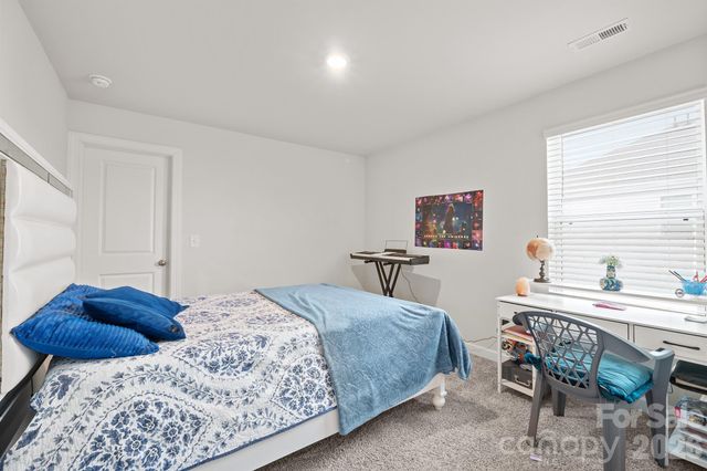 13022 KENWORTH Road, Charlotte, NC 28278