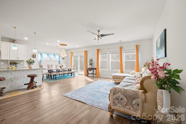 13022 KENWORTH Road, Charlotte, NC 28278