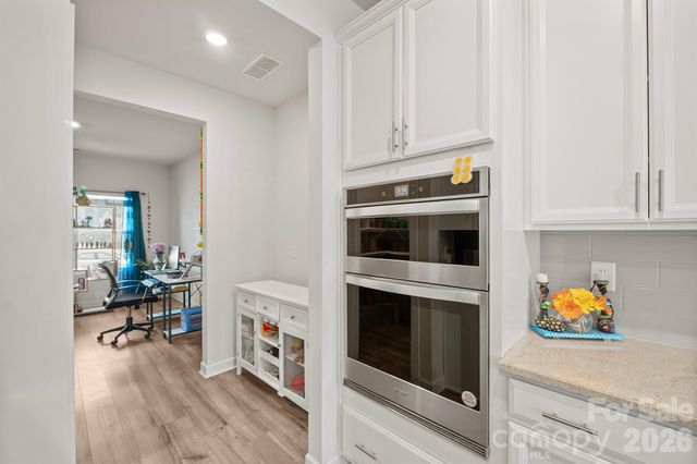 13022 KENWORTH Road, Charlotte, NC 28278