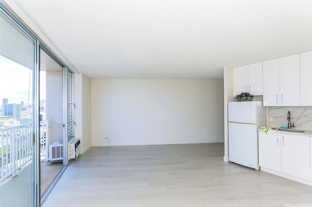 750 Amana Street 1612, Honolulu, HI 96814