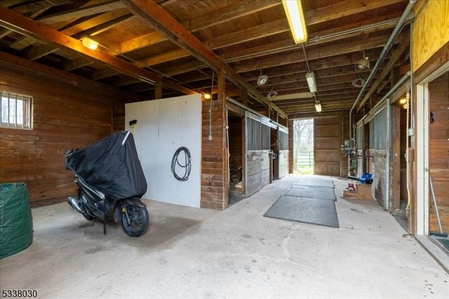 94 Brookville Hollow Rd, Delaware Twp., NJ 08559
