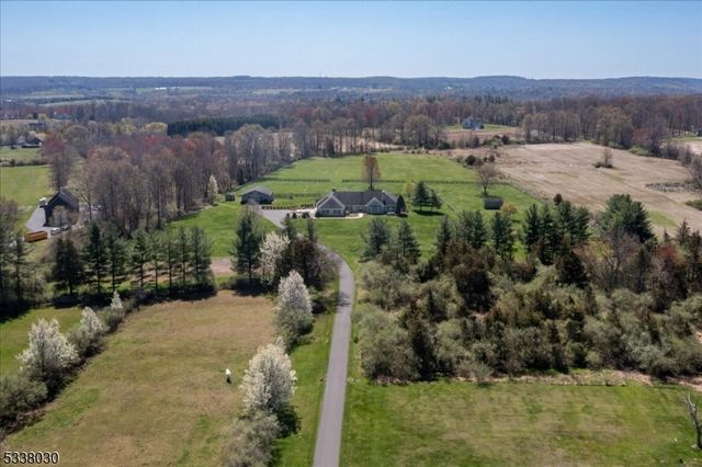 94 Brookville Hollow Rd, Delaware Twp., NJ 08559