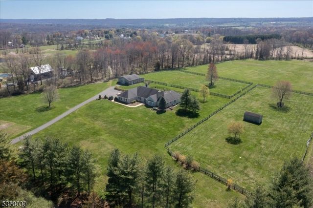 94 Brookville Hollow Rd, Delaware Twp., NJ 08559
