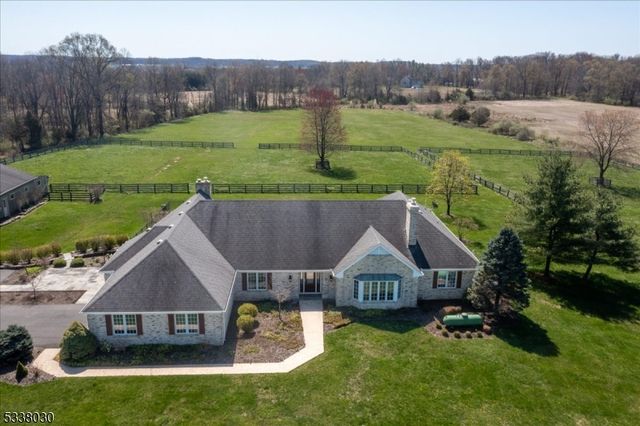 94 Brookville Hollow Rd, Delaware Twp., NJ 08559
