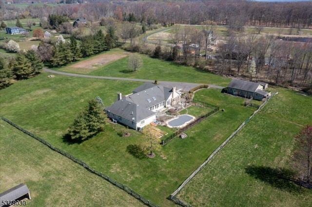 94 Brookville Hollow Rd, Delaware Twp., NJ 08559