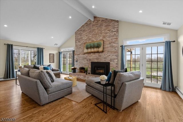 94 Brookville Hollow Rd, Delaware Twp., NJ 08559