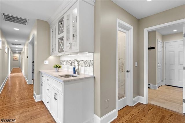94 Brookville Hollow Rd, Delaware Twp., NJ 08559