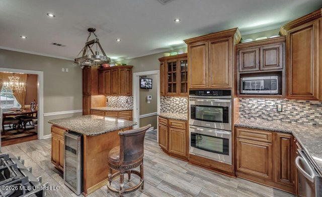 1016 Meadowbrook Road, Jackson, MS 39206