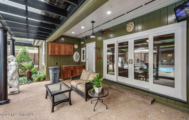 1016 Meadowbrook Road, Jackson, MS 39206