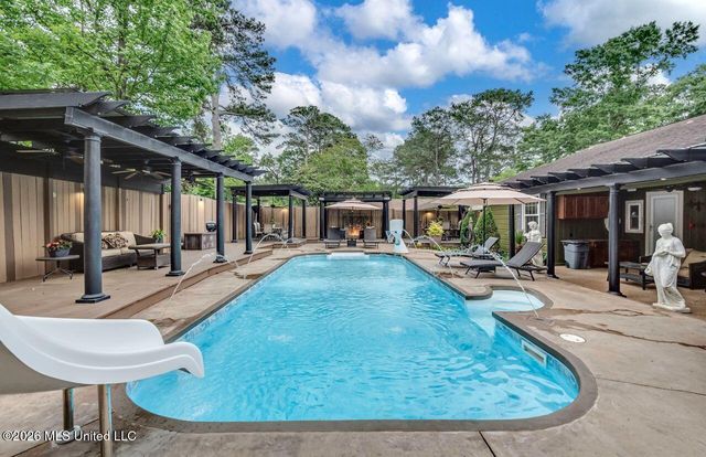 1016 Meadowbrook Road, Jackson, MS 39206
