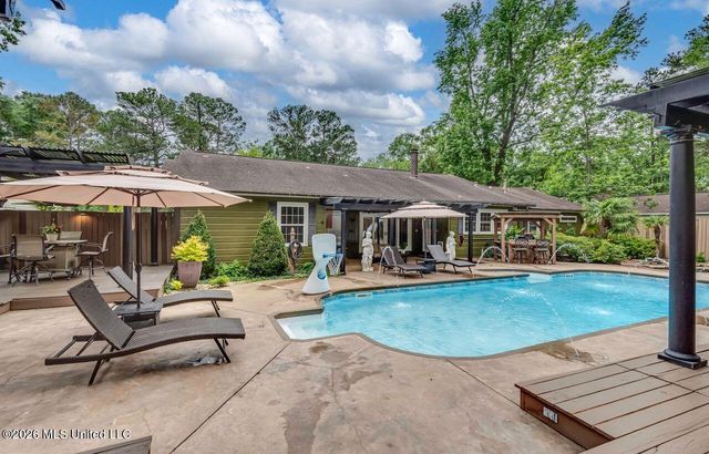 1016 Meadowbrook Road, Jackson, MS 39206