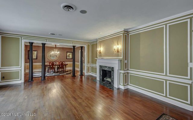 1016 Meadowbrook Road, Jackson, MS 39206