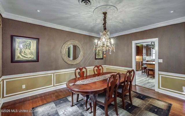 1016 Meadowbrook Road, Jackson, MS 39206