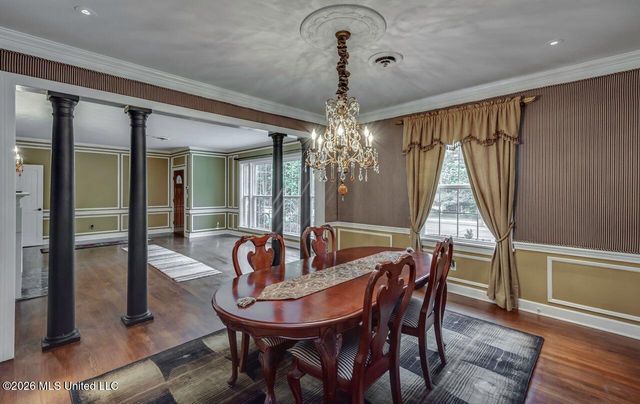 1016 Meadowbrook Road, Jackson, MS 39206