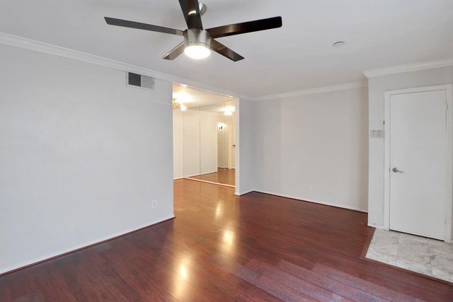 11550 Chimney Rock Road 205, Houston, TX 77035