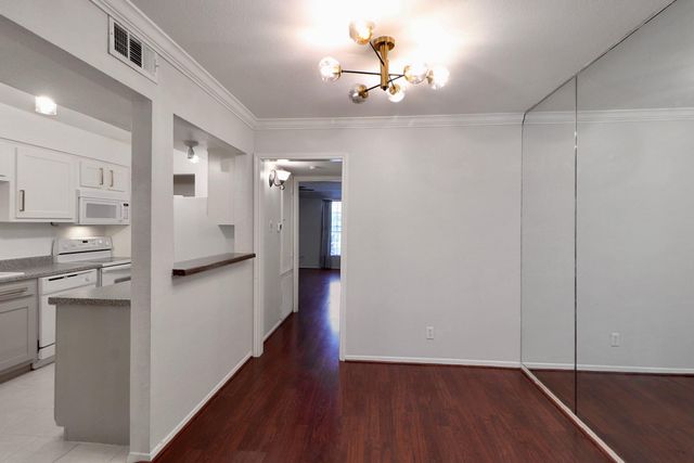 11550 Chimney Rock Road 205, Houston, TX 77035