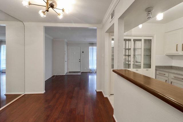 11550 Chimney Rock Road 205, Houston, TX 77035