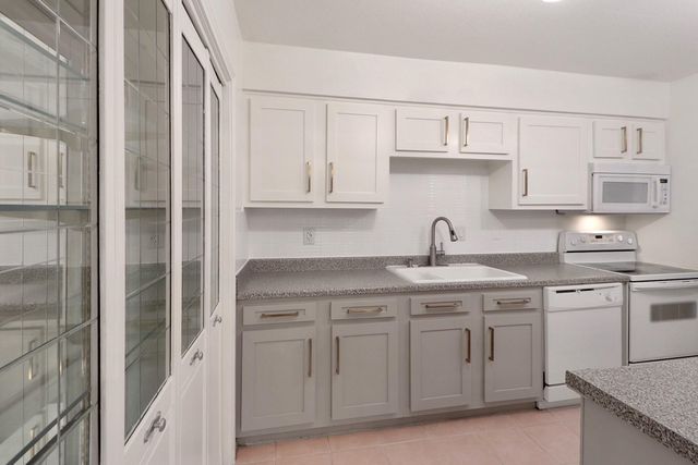 11550 Chimney Rock Road 205, Houston, TX 77035