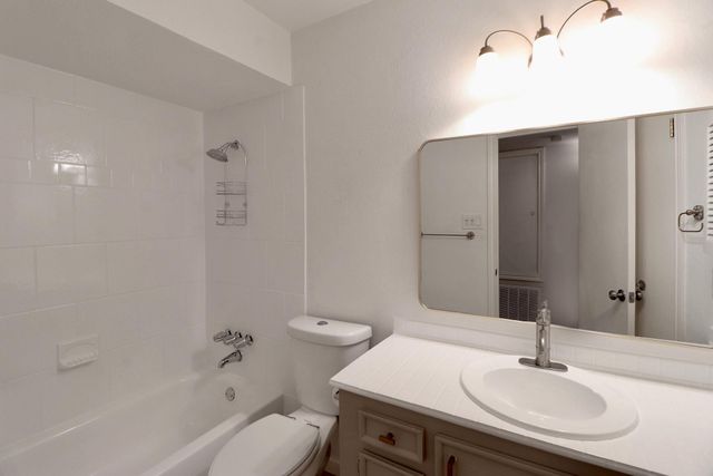 11550 Chimney Rock Road 205, Houston, TX 77035