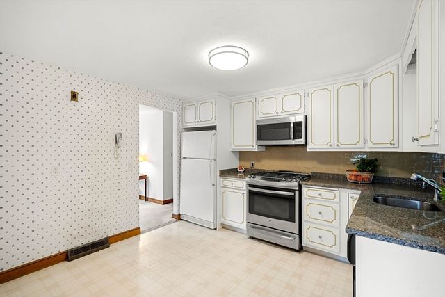 12 Raylen Ave, Peabody, MA 01960