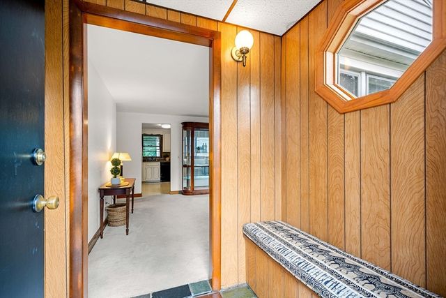 12 Raylen Ave, Peabody, MA 01960