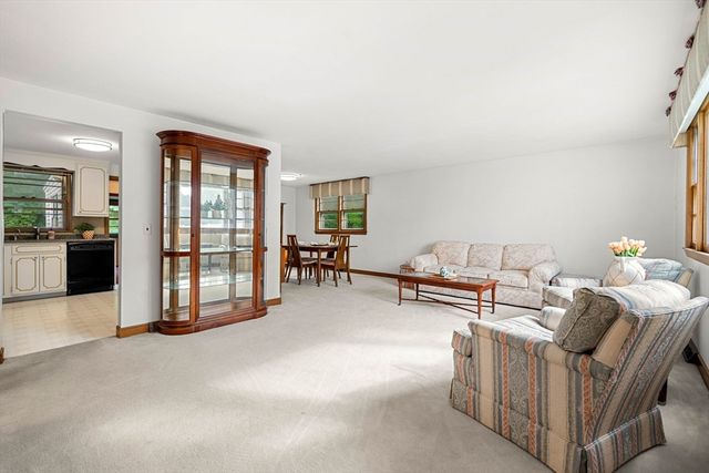 12 Raylen Ave, Peabody, MA 01960