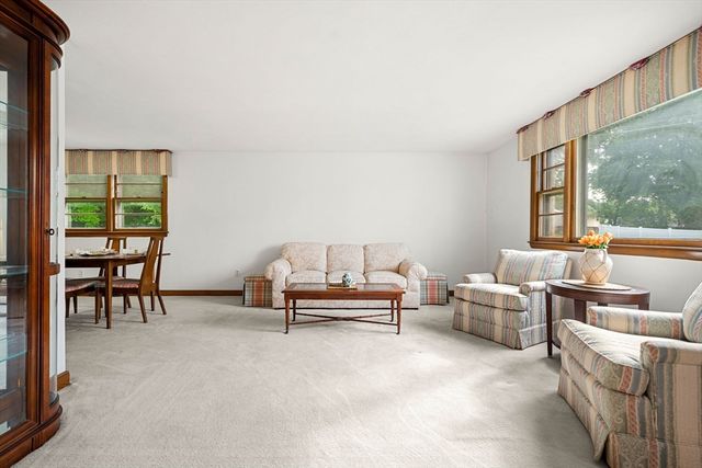 12 Raylen Ave, Peabody, MA 01960
