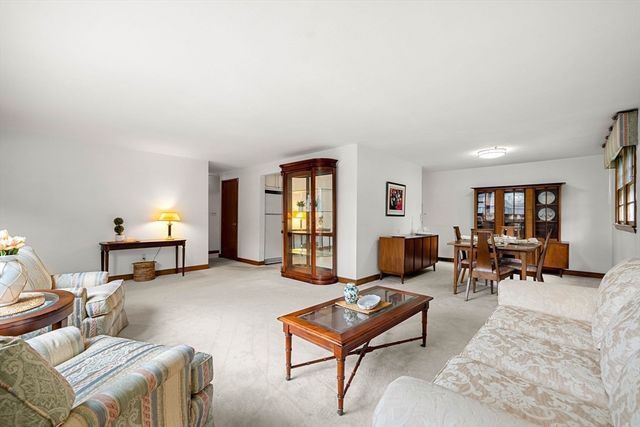 12 Raylen Ave, Peabody, MA 01960