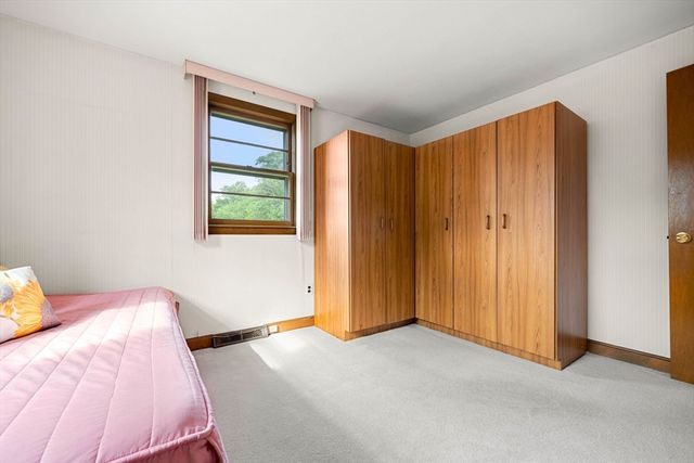 12 Raylen Ave, Peabody, MA 01960