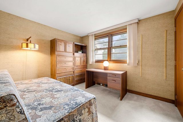 12 Raylen Ave, Peabody, MA 01960