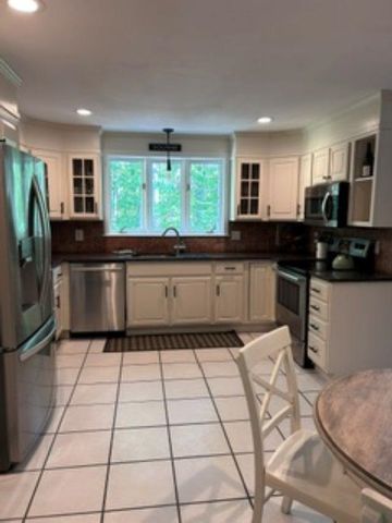45 Blossom Road, Windham, NH 03087