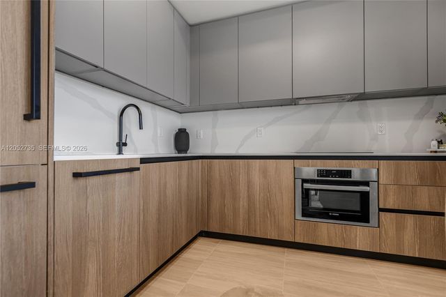 580 72nd Street 1005, Miami Beach, FL 33141
