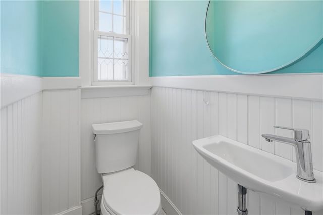 21 Earlham Way, Warwick, RI 02886