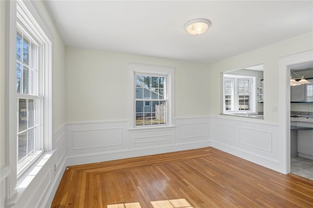 21 Earlham Way, Warwick, RI 02886