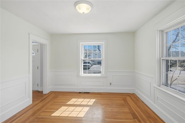 21 Earlham Way, Warwick, RI 02886