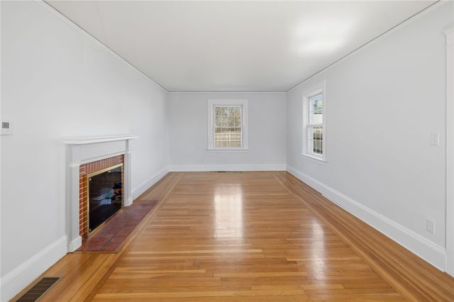 21 Earlham Way, Warwick, RI 02886