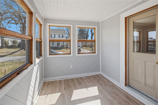 21 Earlham Way, Warwick, RI 02886