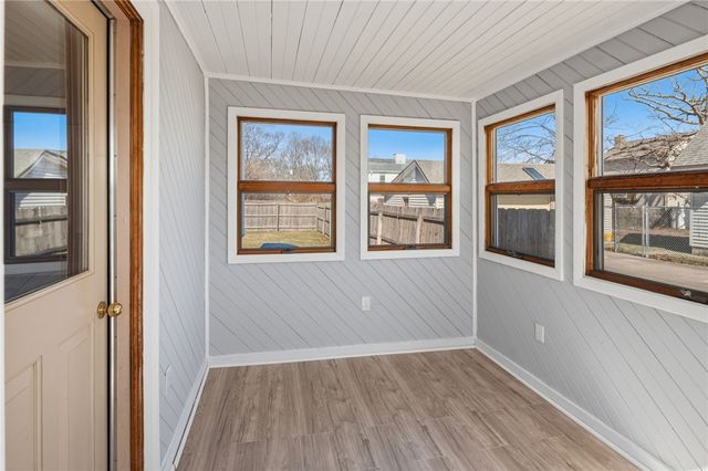 21 Earlham Way, Warwick, RI 02886