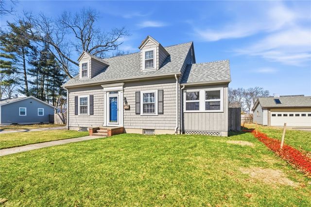 21 Earlham Way, Warwick, RI 02886