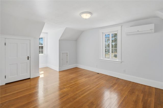 21 Earlham Way, Warwick, RI 02886