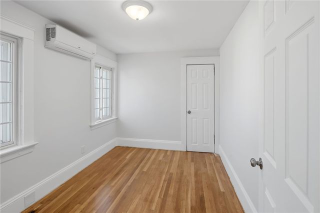 21 Earlham Way, Warwick, RI 02886