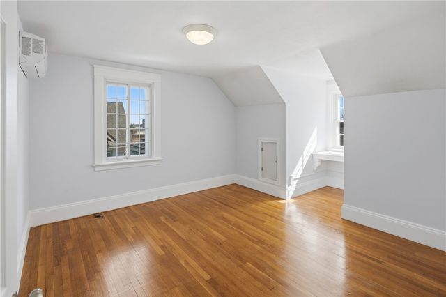 21 Earlham Way, Warwick, RI 02886